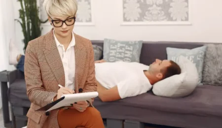 Why Talking Still Heals: The Real Role of a Psychologist Today